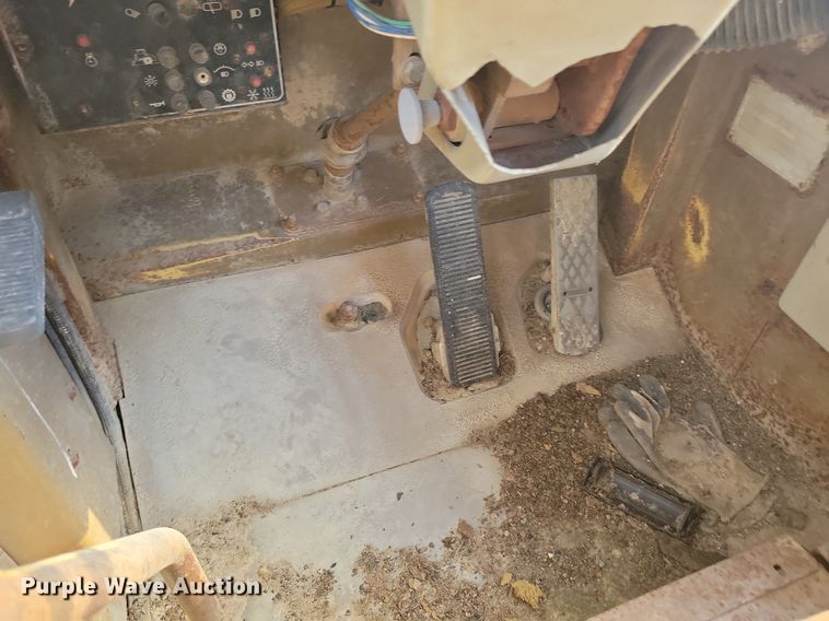 image for item DG0657 1990 Caterpillar D400D haul truck