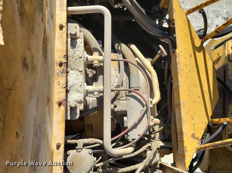 image for item DG0657 1990 Caterpillar D400D haul truck