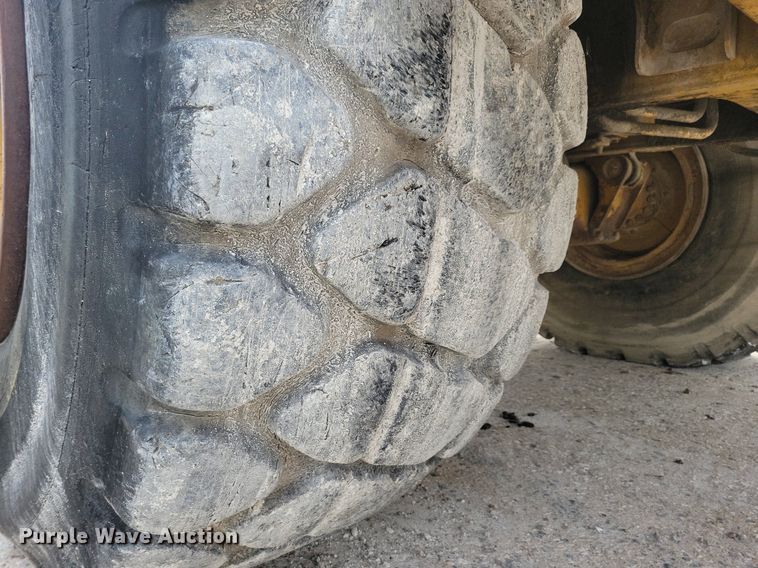 image for item DG0657 1990 Caterpillar D400D haul truck