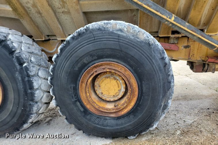 image for item DG0657 1990 Caterpillar D400D haul truck