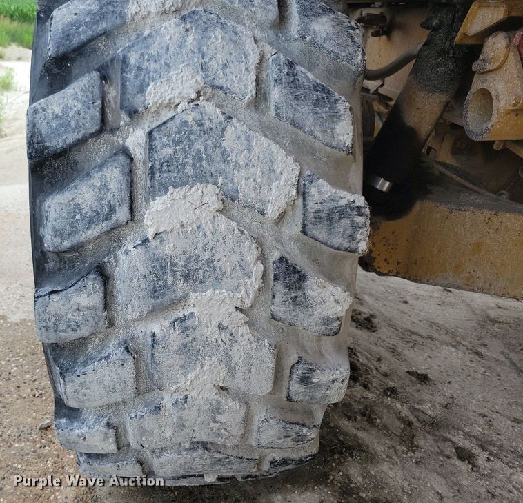 image for item DG0657 1990 Caterpillar D400D haul truck