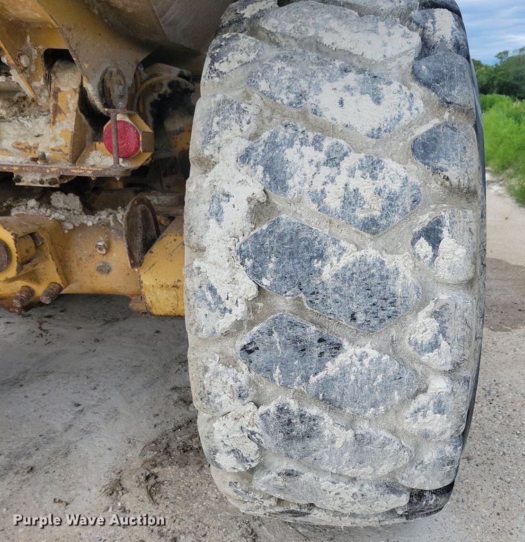 image for item DG0657 1990 Caterpillar D400D haul truck