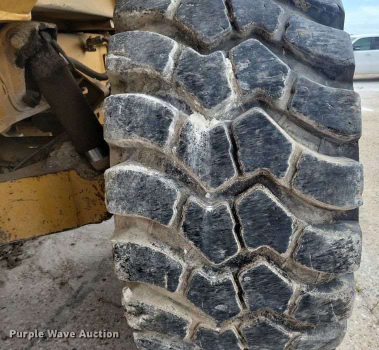 image for item DG0657 1990 Caterpillar D400D haul truck