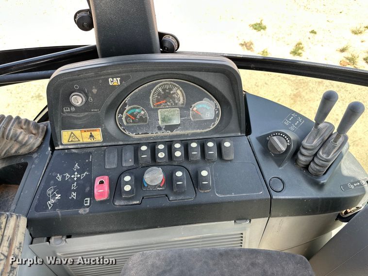 image for item DK6606 2014 Caterpillar 420F IT backhoe