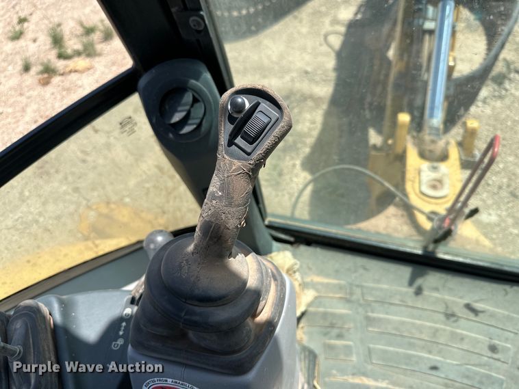 image for item DK6606 2014 Caterpillar 420F IT backhoe