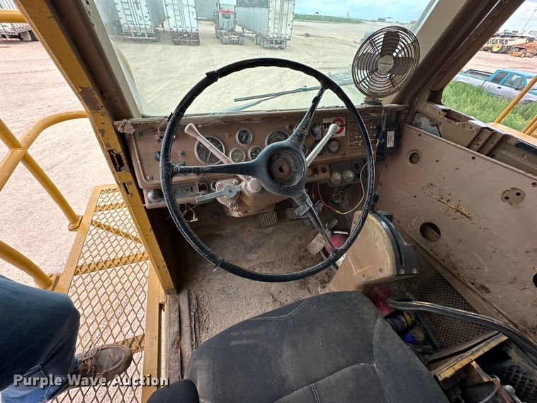 image for item DK6671 1980 Caterpillar 769C haul truck