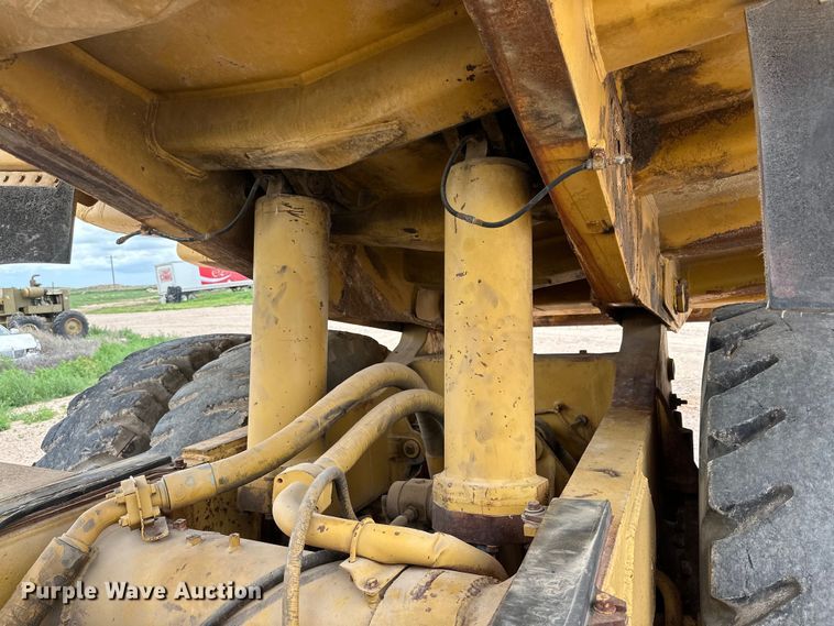 image for item DK6671 1980 Caterpillar 769C haul truck