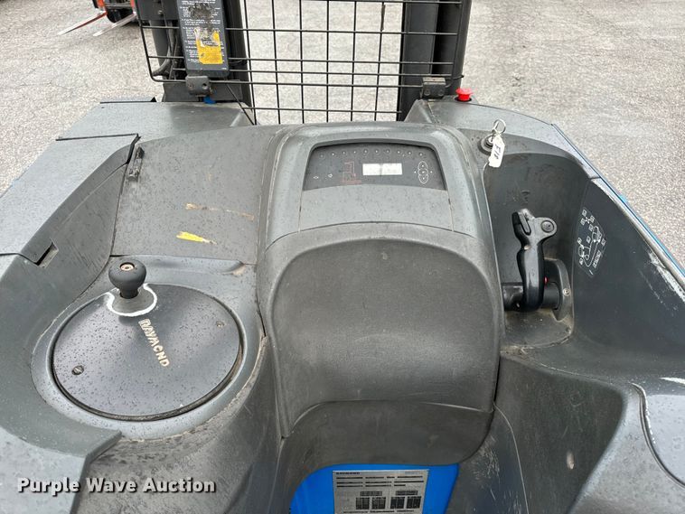 image for item DL4472 Raymond 750 R45TT forklift