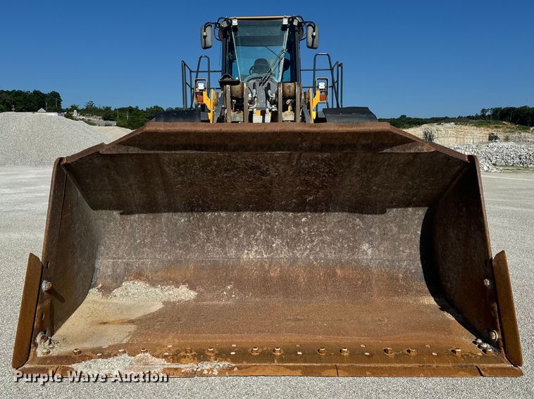 image for item DL4474 2017 John Deere 844K-III wheel loader