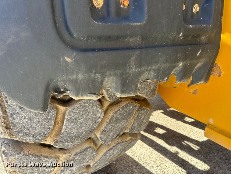 image for item DL4474 2017 John Deere 844K-III wheel loader