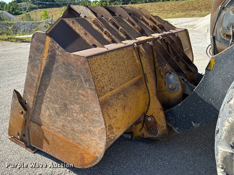 image for item DL4474 2017 John Deere 844K-III wheel loader