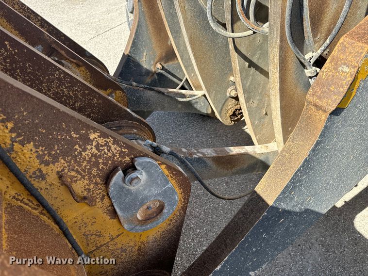 image for item DL4474 2017 John Deere 844K-III wheel loader