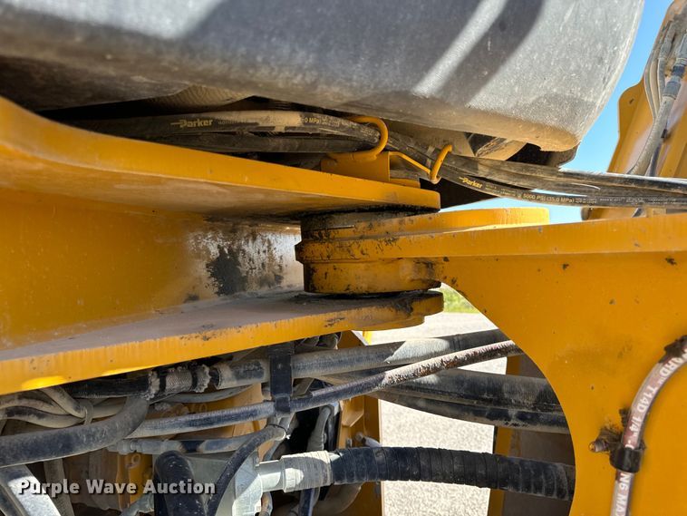 image for item DL4474 2017 John Deere 844K-III wheel loader