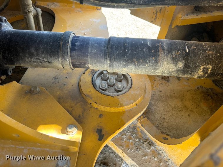 image for item DL4474 2017 John Deere 844K-III wheel loader