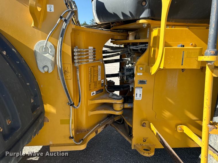 image for item DL4474 2017 John Deere 844K-III wheel loader