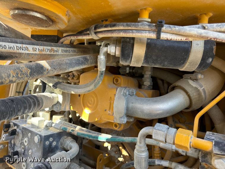 image for item DL4474 2017 John Deere 844K-III wheel loader