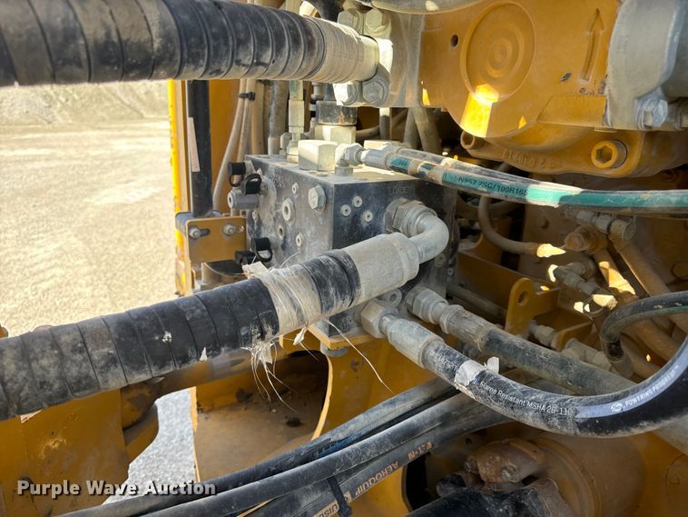 image for item DL4474 2017 John Deere 844K-III wheel loader