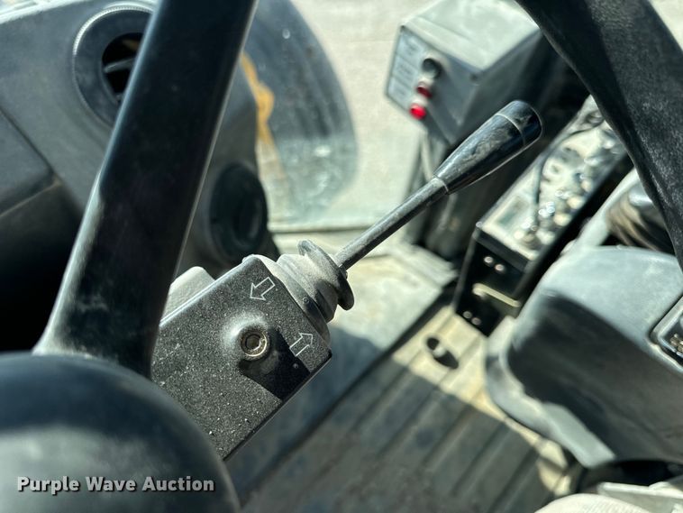 image for item DL4474 2017 John Deere 844K-III wheel loader