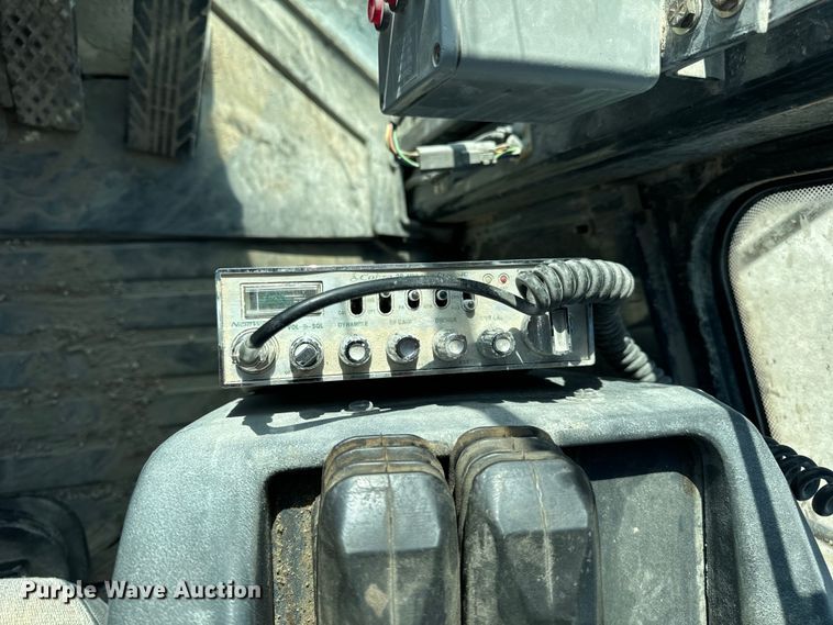 image for item DL4474 2017 John Deere 844K-III wheel loader