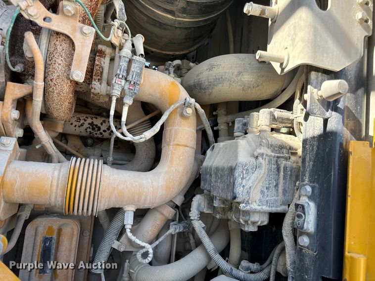 image for item DL4474 2017 John Deere 844K-III wheel loader