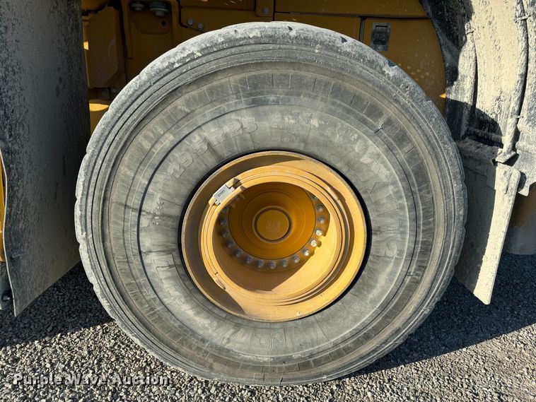 image for item DL4474 2017 John Deere 844K-III wheel loader