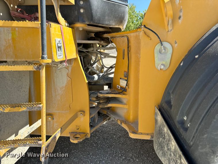 image for item DL4475 2013 John Deere 844K-II wheel loader