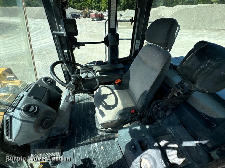 image for item DL4475 2013 John Deere 844K-II wheel loader