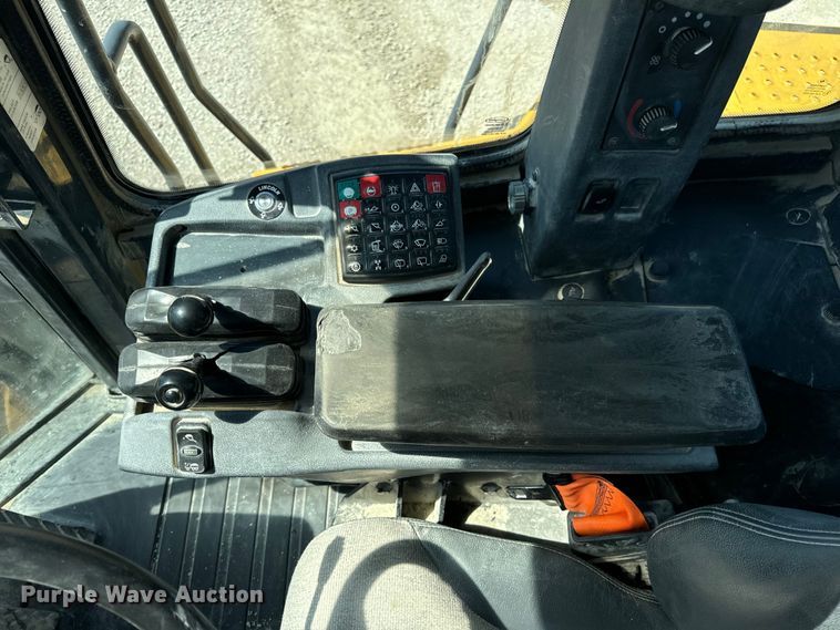 image for item DL4475 2013 John Deere 844K-II wheel loader