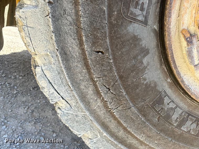 image for item DL4475 2013 John Deere 844K-II wheel loader