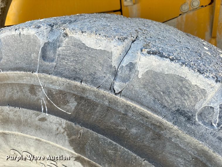 image for item DL4475 2013 John Deere 844K-II wheel loader