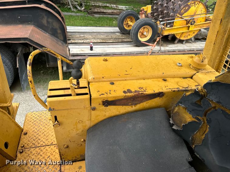 image for item DL4477 1971 Caterpillar  955K track loader