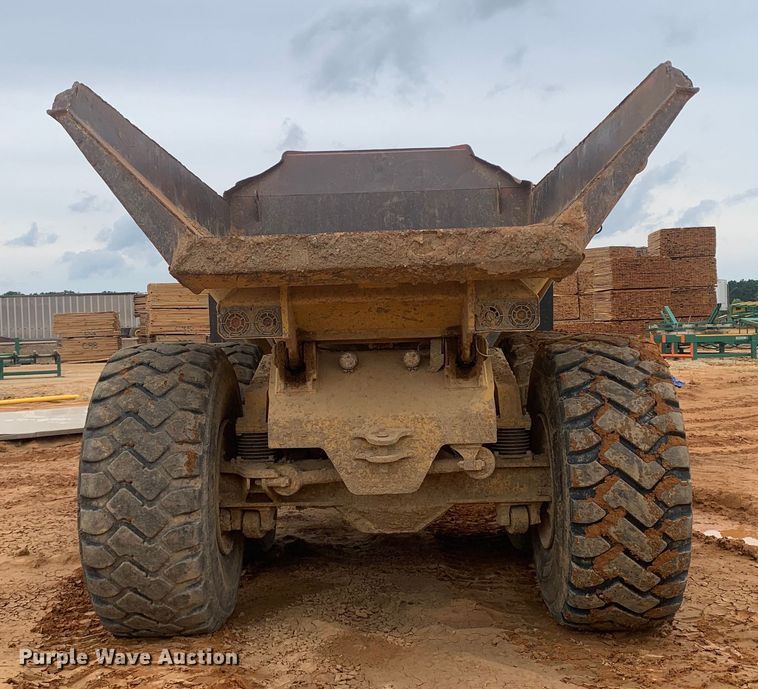 image for item DM7918 2004 John Deere 350D haul truck