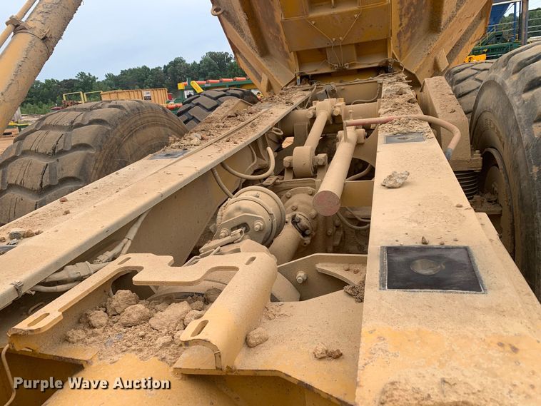 image for item DM7918 2004 John Deere 350D haul truck