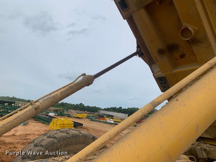 image for item DM7918 2004 John Deere 350D haul truck