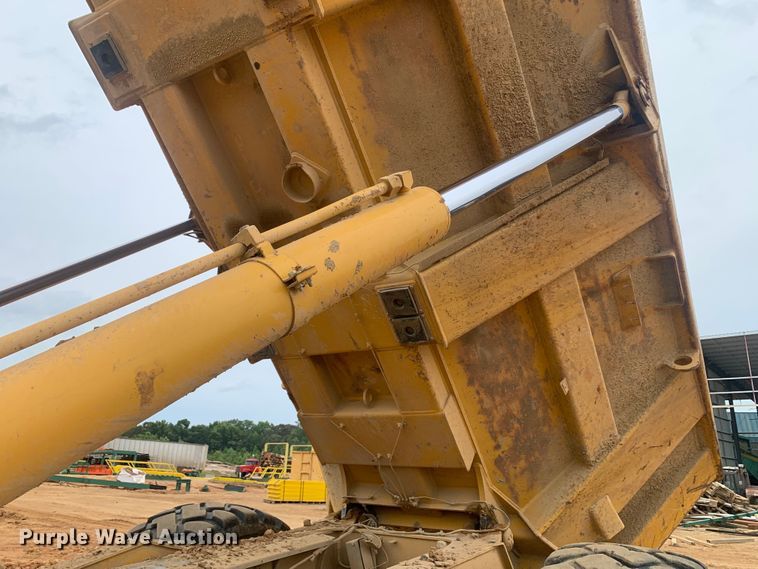 image for item DM7918 2004 John Deere 350D haul truck