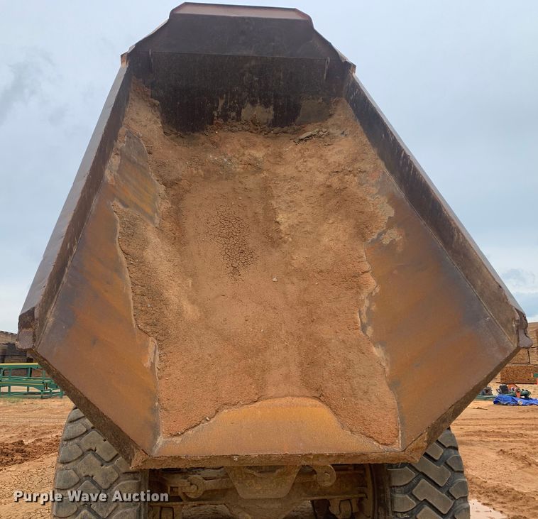 image for item DM7918 2004 John Deere 350D haul truck