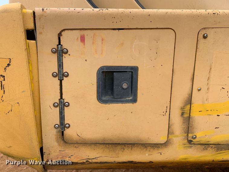 image for item DM7918 2004 John Deere 350D haul truck