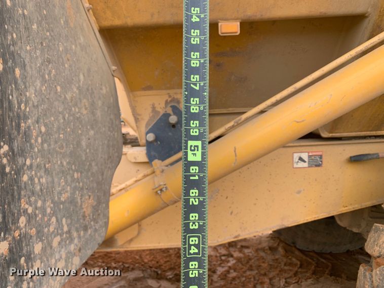 image for item DM7918 2004 John Deere 350D haul truck