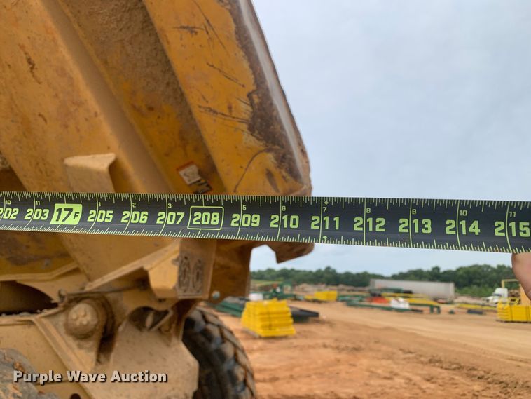 image for item DM7918 2004 John Deere 350D haul truck