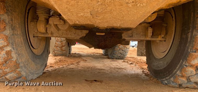 image for item DM7918 2004 John Deere 350D haul truck