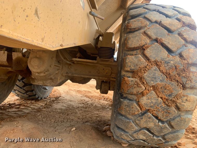 image for item DM7918 2004 John Deere 350D haul truck