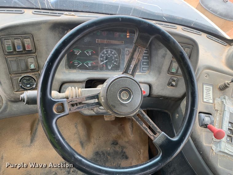 image for item DM7918 2004 John Deere 350D haul truck