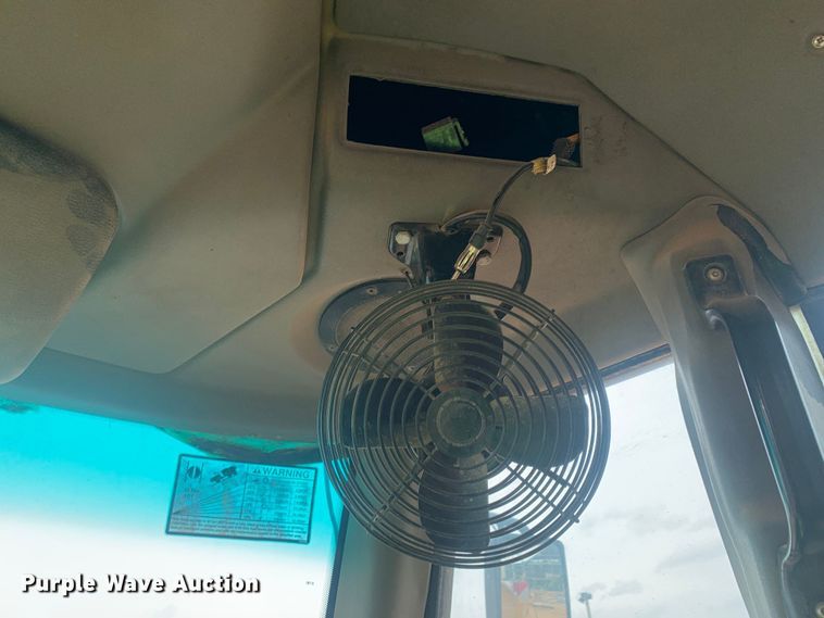 image for item DM7918 2004 John Deere 350D haul truck