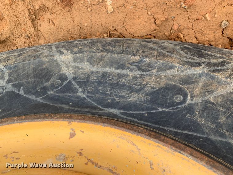 image for item DM7918 2004 John Deere 350D haul truck