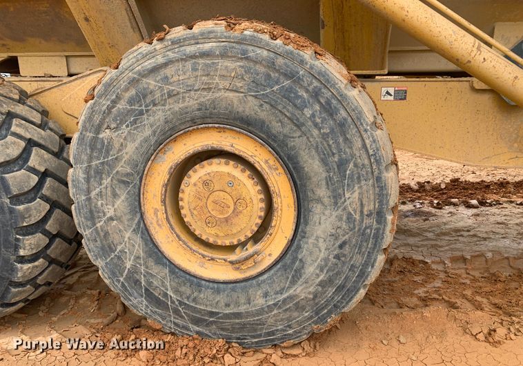 image for item DM7918 2004 John Deere 350D haul truck