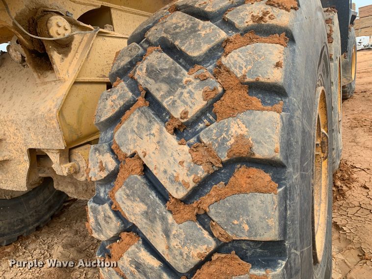 image for item DM7918 2004 John Deere 350D haul truck