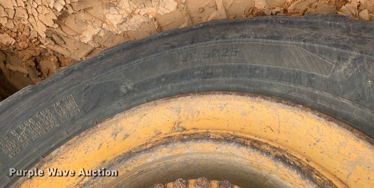 image for item DM7918 2004 John Deere 350D haul truck