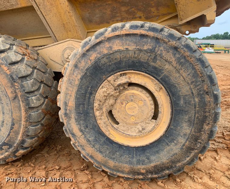 image for item DM7918 2004 John Deere 350D haul truck