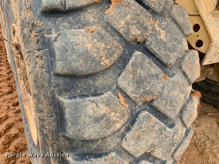 image for item DM7918 2004 John Deere 350D haul truck