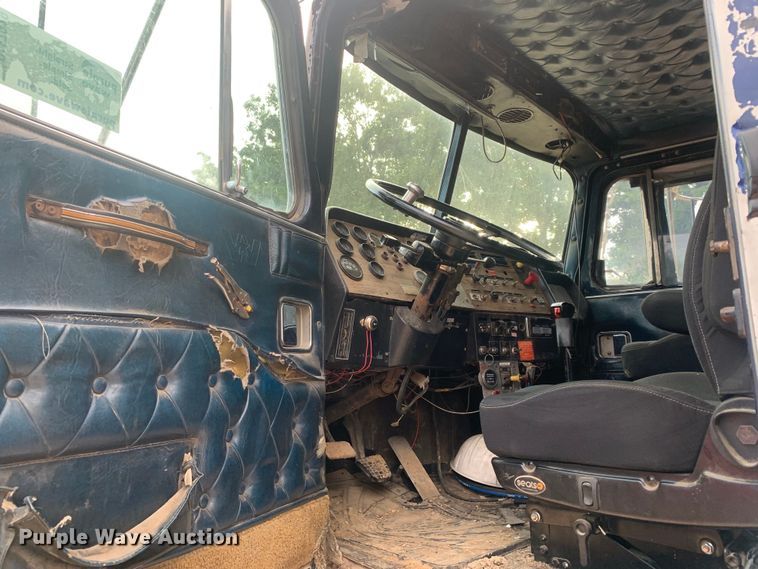 image for item DM7919 1991 Western Star 4900 grapple crane truck